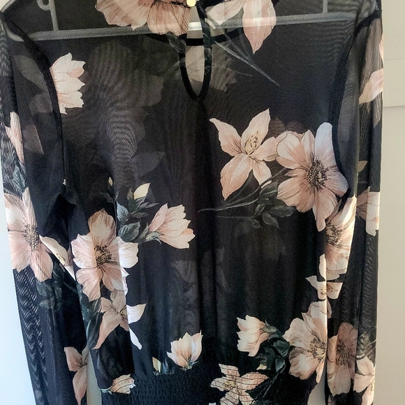 Sheer dynamite top - Picture 2 of 3